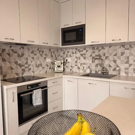 Two-bedroom In Center With Private Garage *